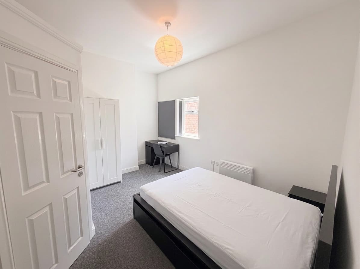 32 Crescent, Salford, M5