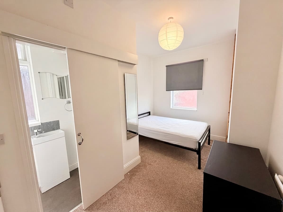 146 Weaste Lane, Salford, M5