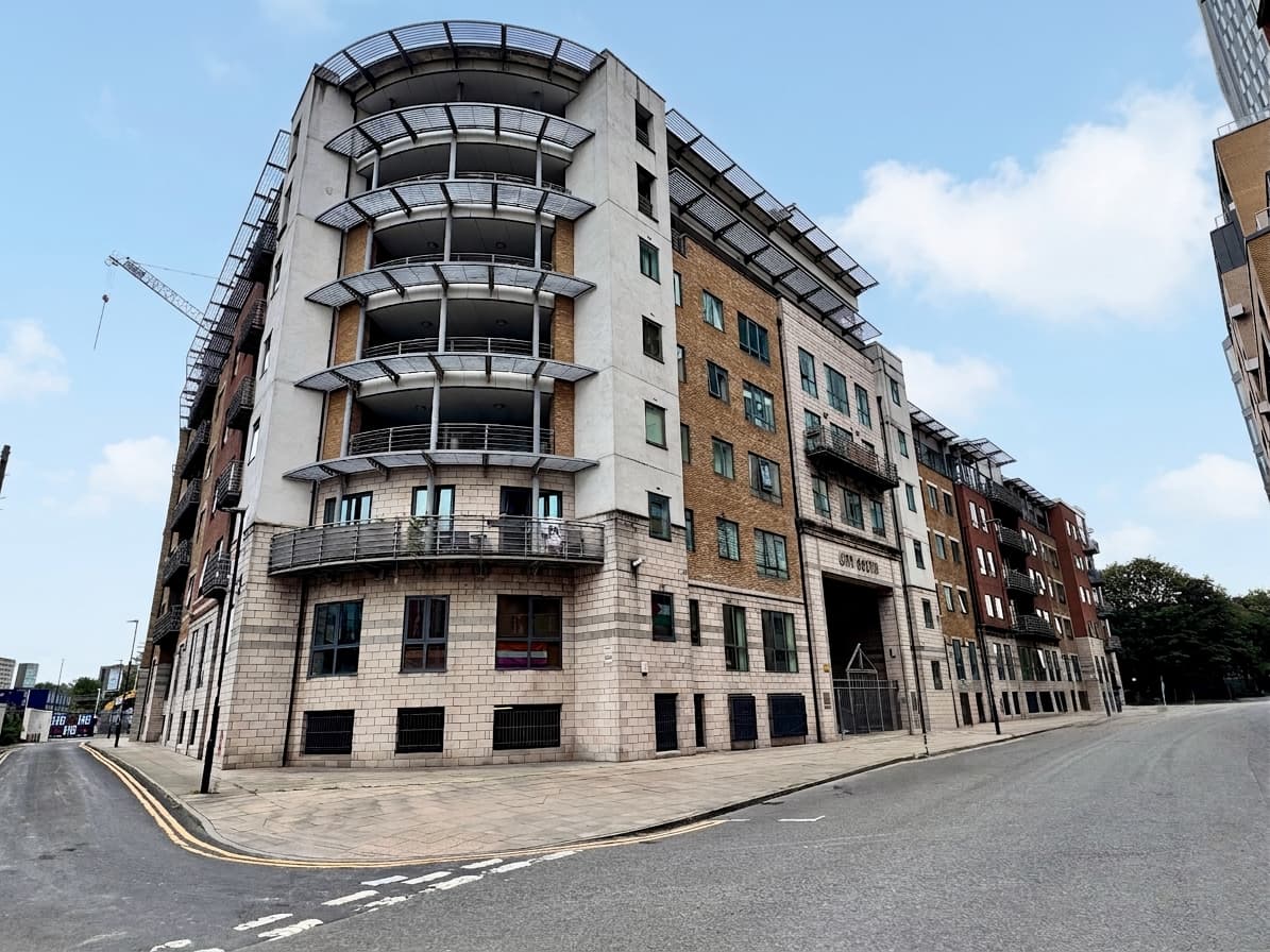 City Road East, City South, M15