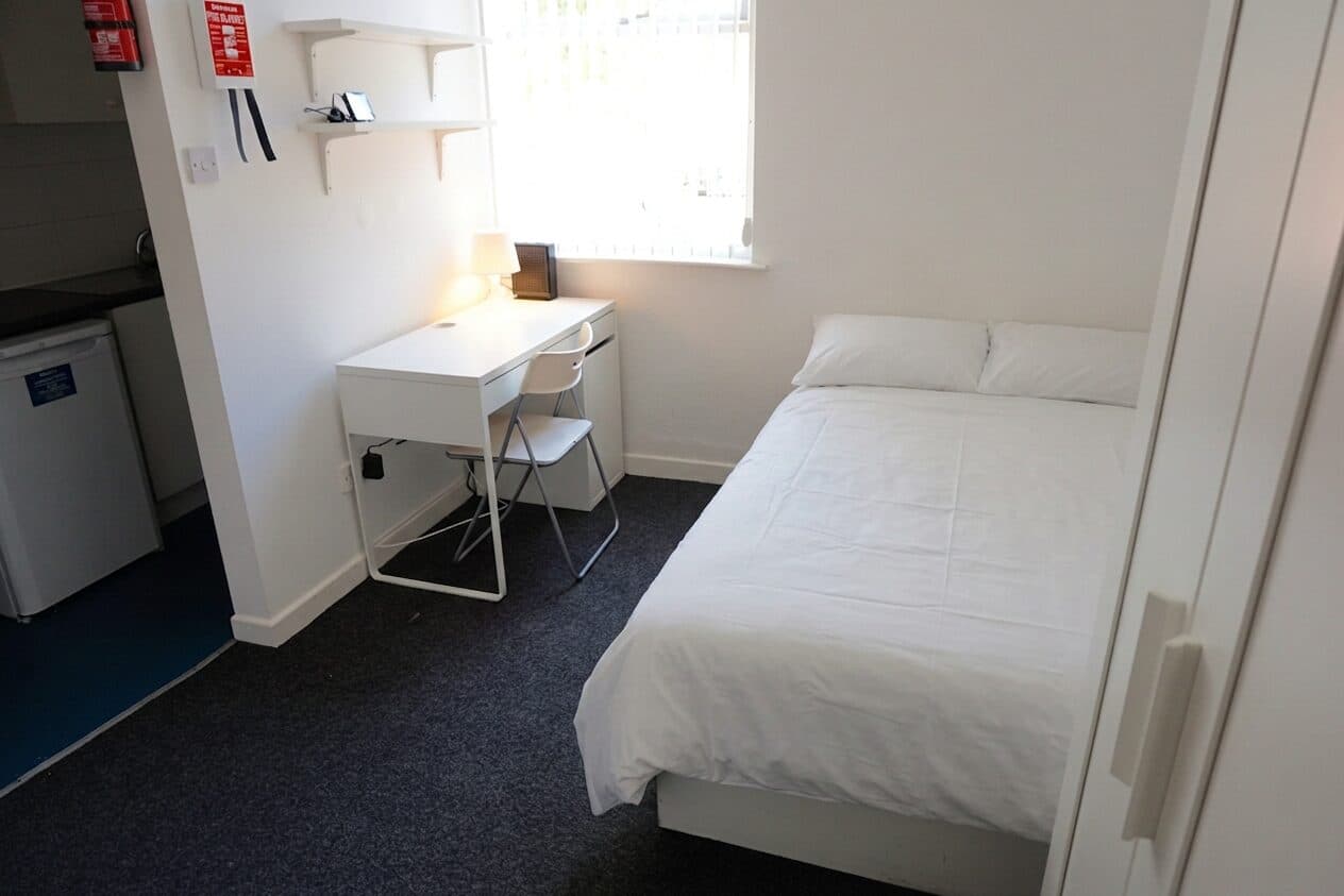 Eccles Old Road, Salford, M6