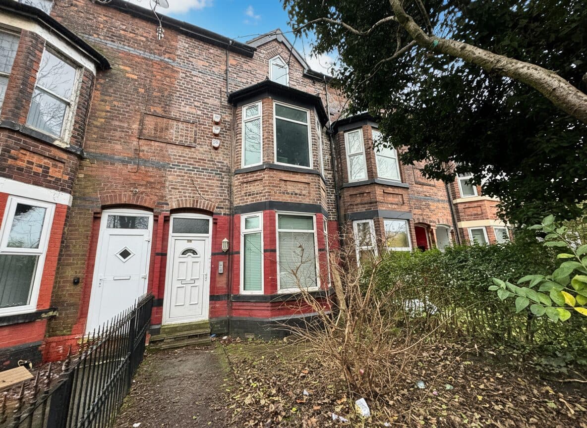 Liverpool Road, Eccles, M30