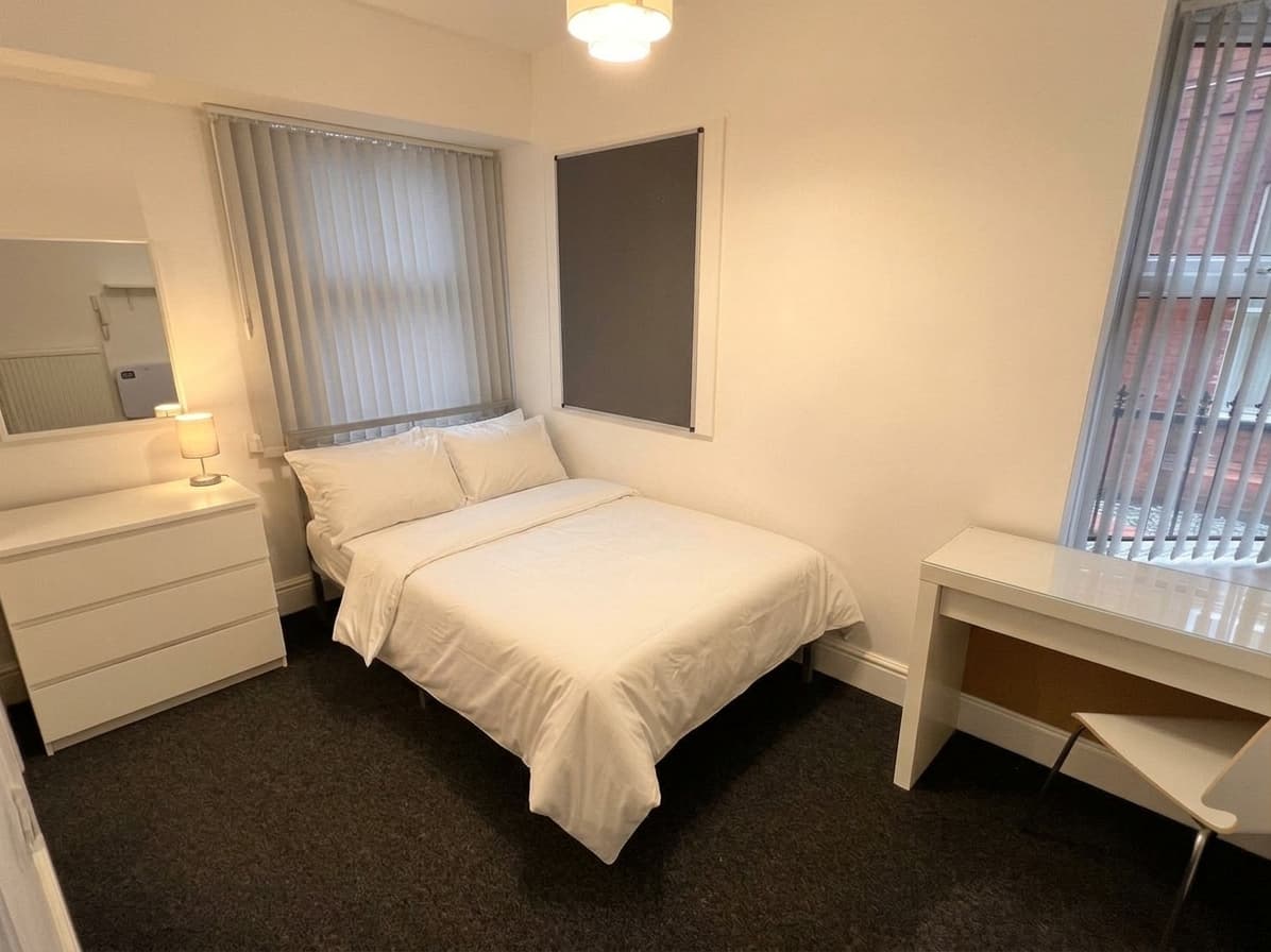 16 Eccles Old Road, Salford, M6