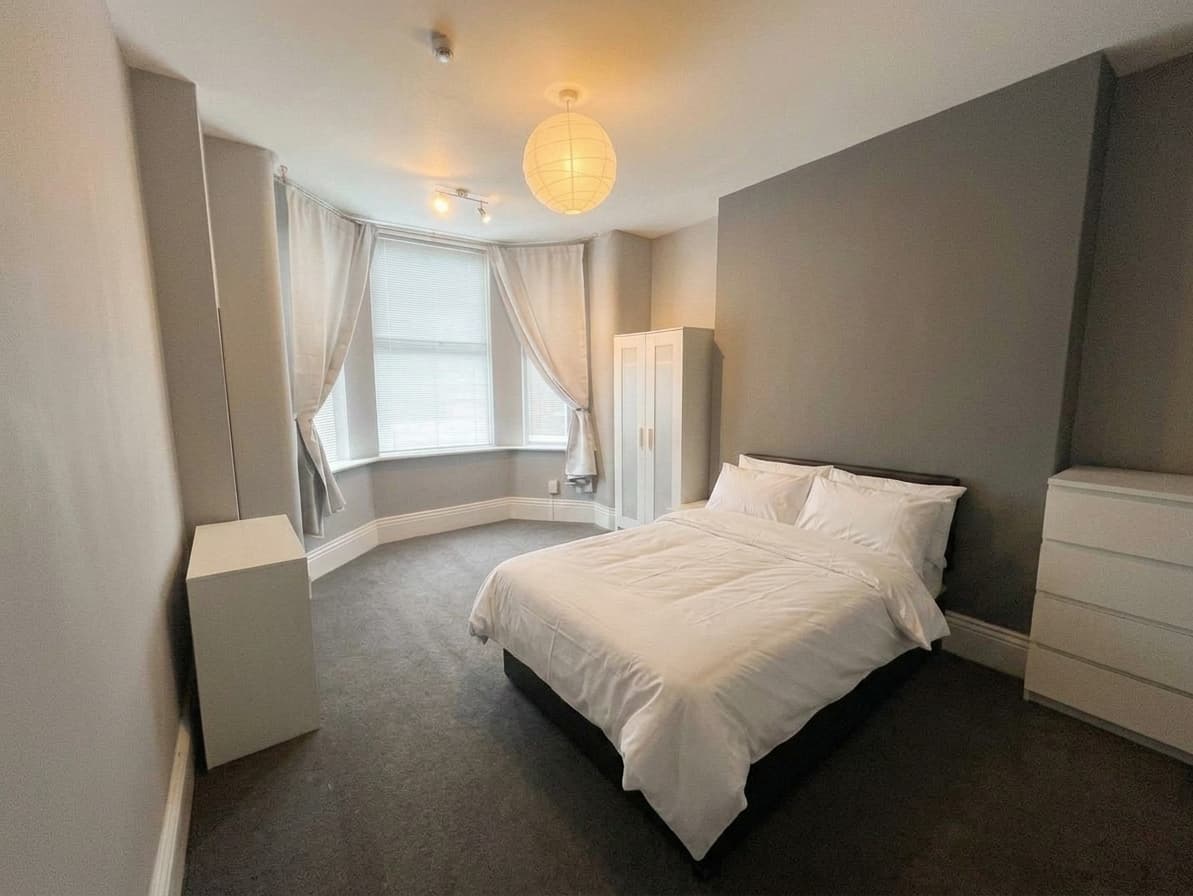 146 Weaste Lane, Salford, M5