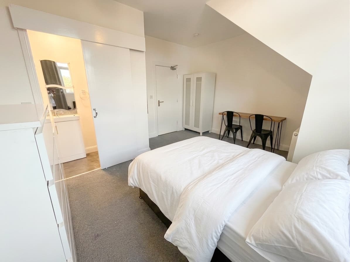 146 Weaste Lane, Salford, M5