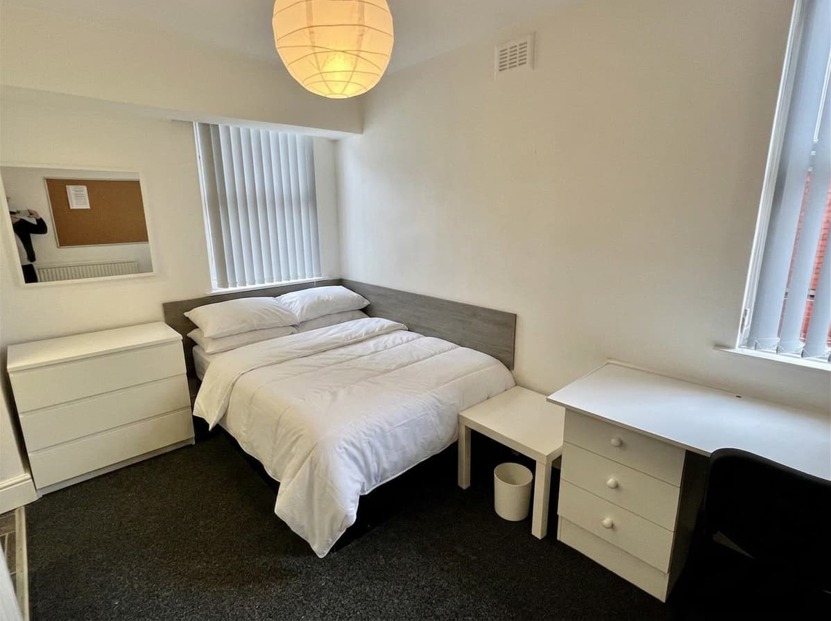 16 Eccles Old Road, Salford, M6